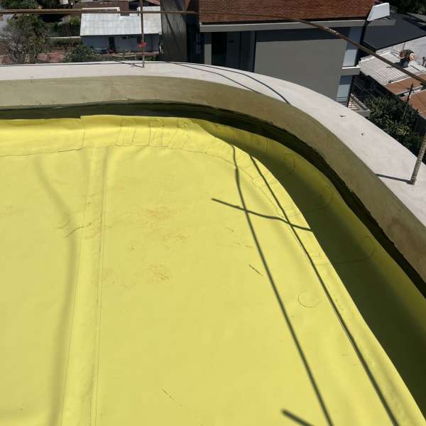 Impermeabilización de terraza y colocación de capas drenantes para cubierta verde. Posadas, Misiones