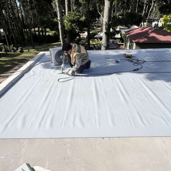 Impermeabilización de terraza con terminación. Costa Esmeralda, Bs As.