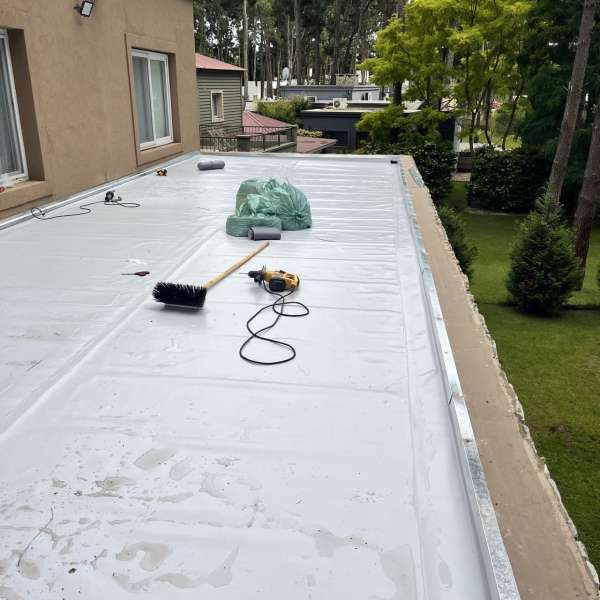 Impermeabilización de terraza con terminación. Costa Esmeralda, Bs As.